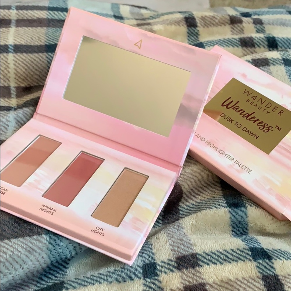 Wanderers Dusk to Dawn Blush and Highlighter